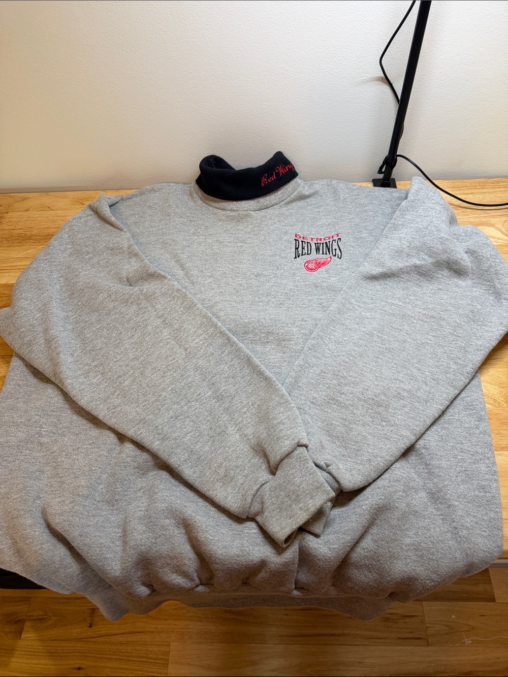 Vintage Men's Gray Detroit Red Wings Turtleneck Sweatshirt